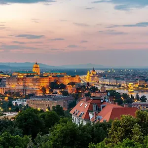  Apartment On Gellert Hill Downtown With Free Garage & Castle View
